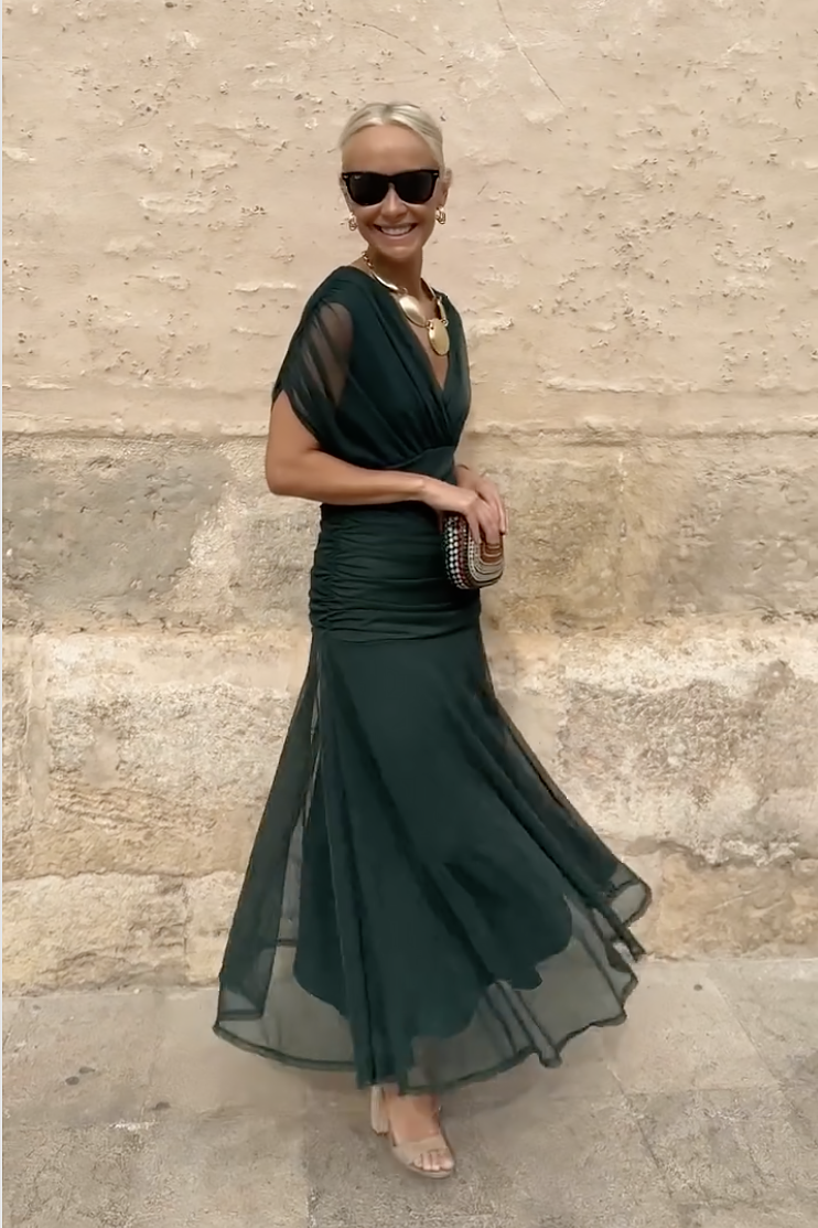 Elegantiška Maxi Suknelė Šventėms su V Formos Iškirpte
