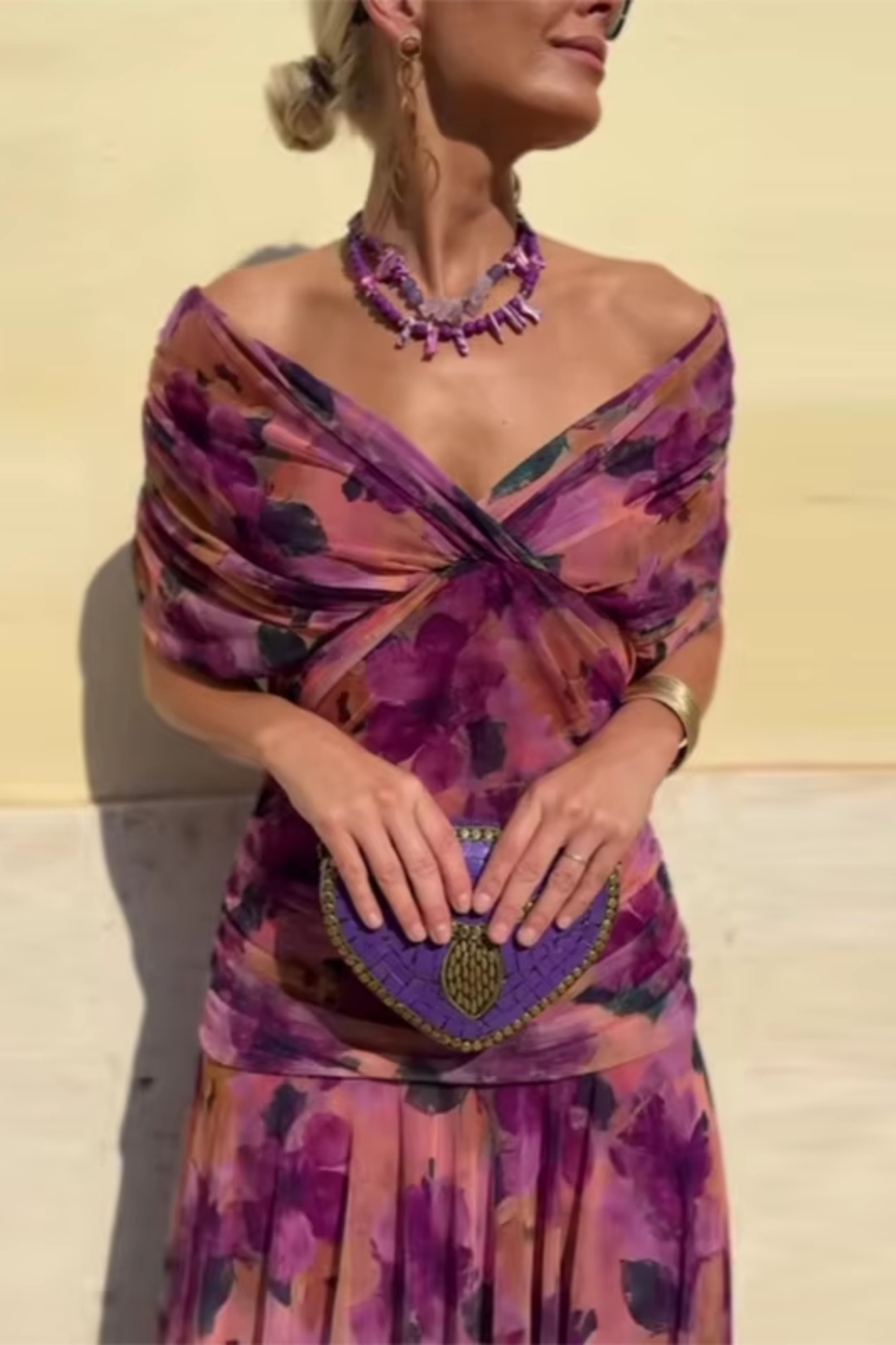 Elegantiška Maxi Suknelė Šventėms su V Formos Iškirpte