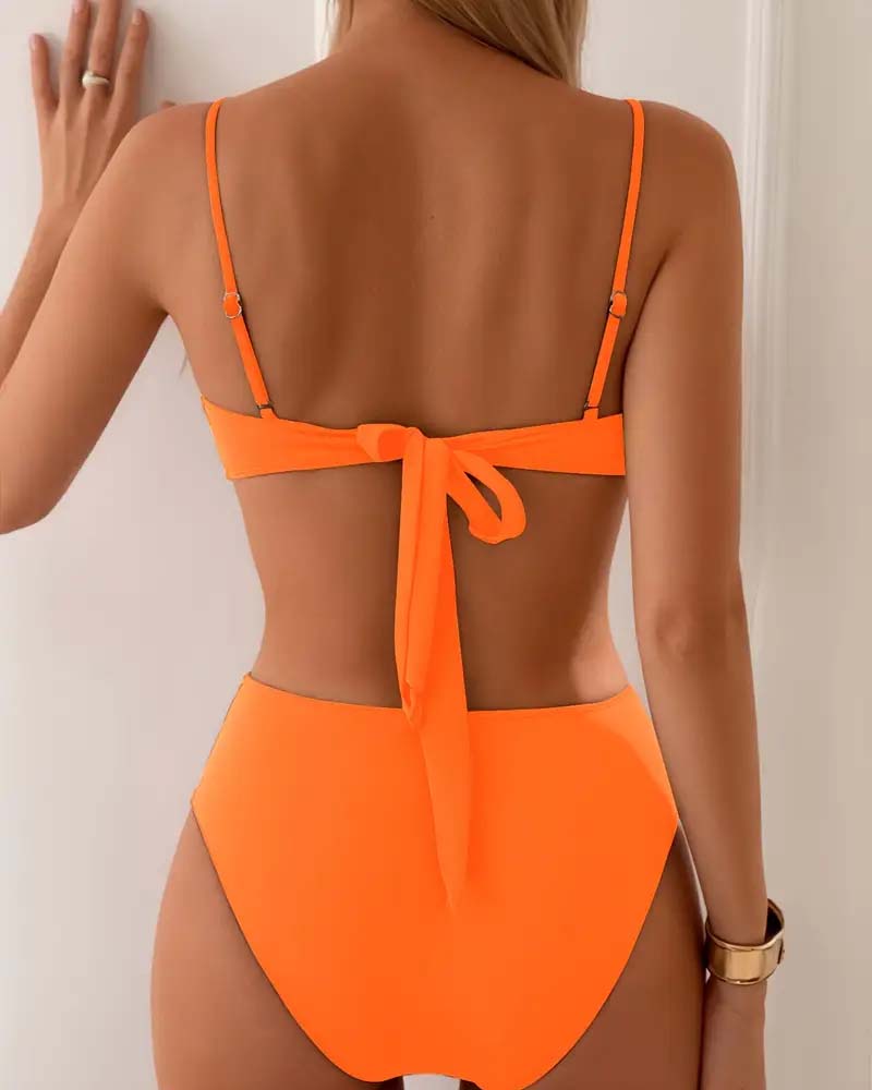 Stilingas Dviejų Dalių Bikinis