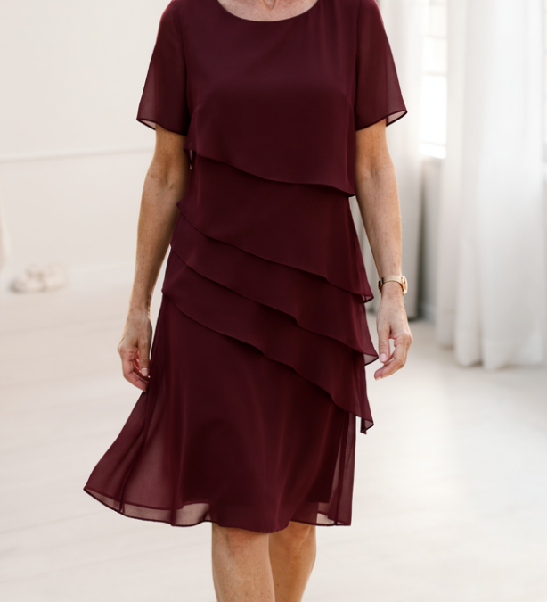 Elegantiška Ruffle Komforto Suknelė