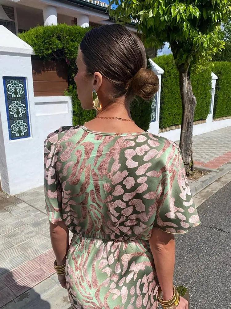 Gėlėta Suknelė su Plisuotais Akcentais