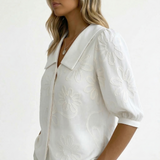 Romantiška blusa su ramunėlių siuvinėjimu