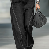 Minimalistinis moteriškas jumpsuit