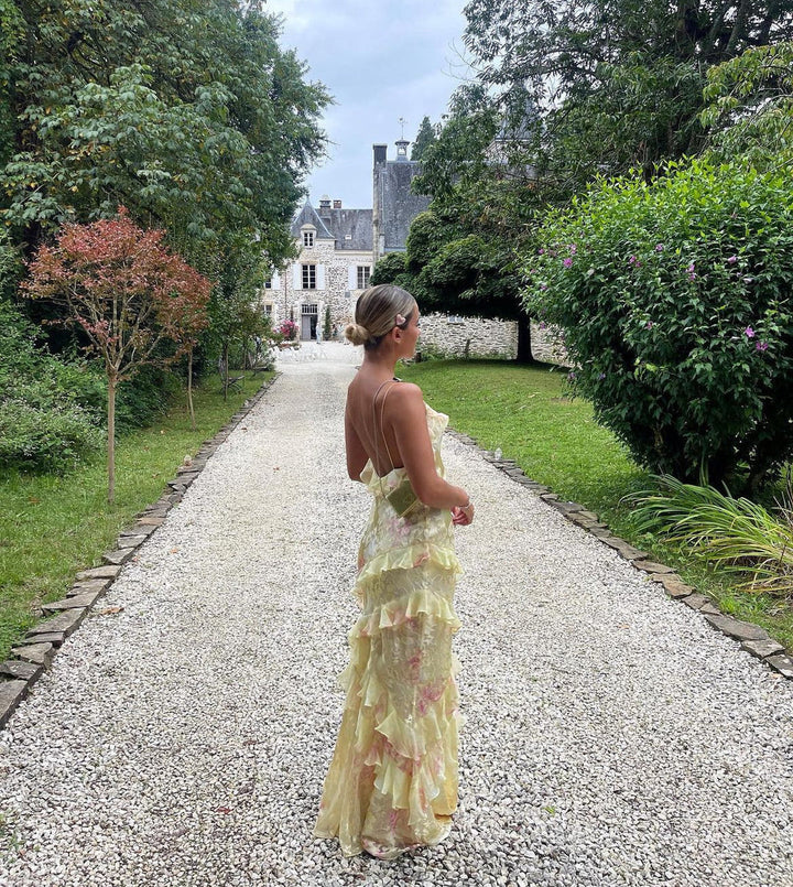 Ilga Suknelė su Ruffles