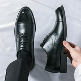 Klassische Schuhe