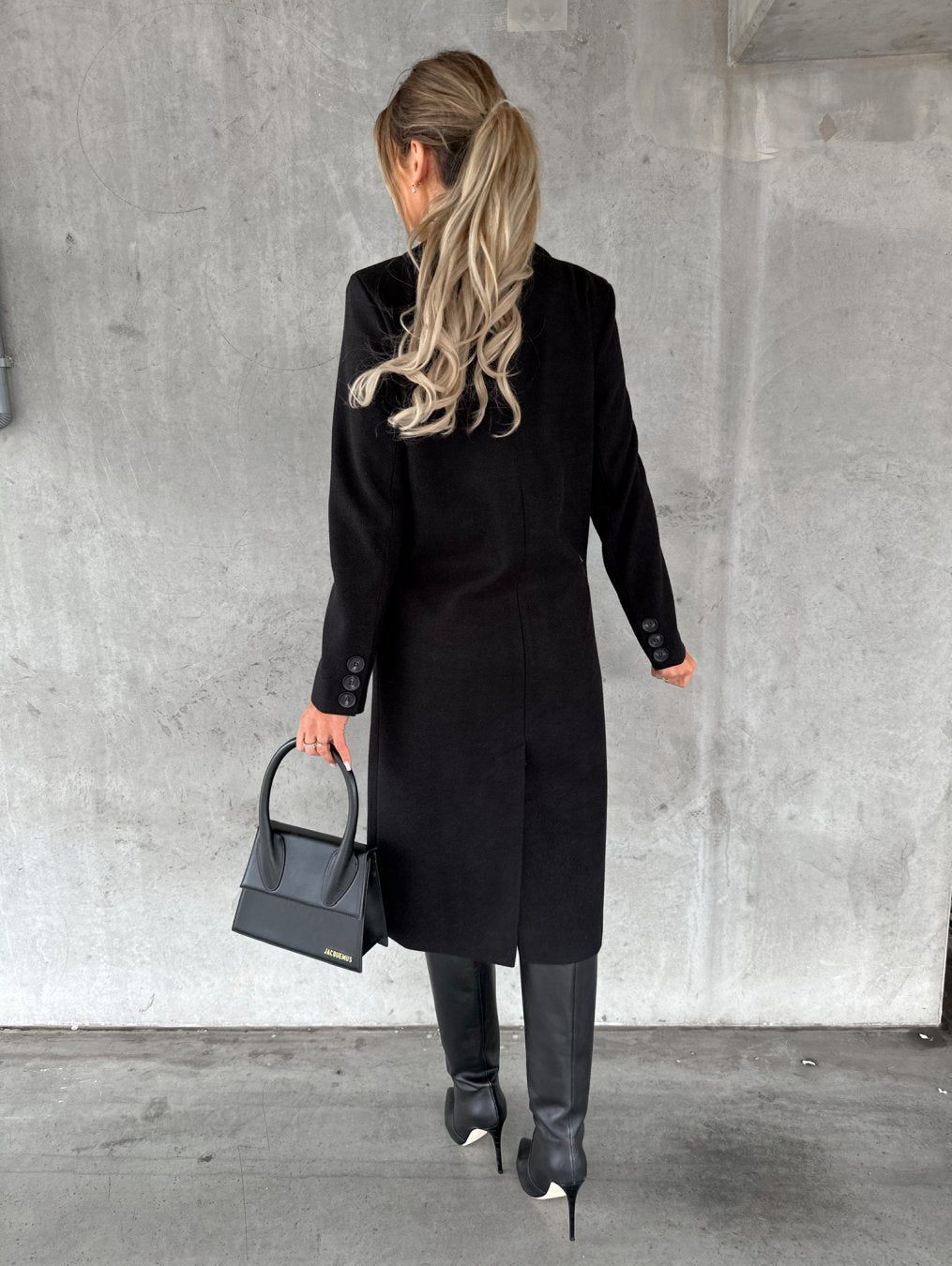 Luise | Laiko neturintis paltas