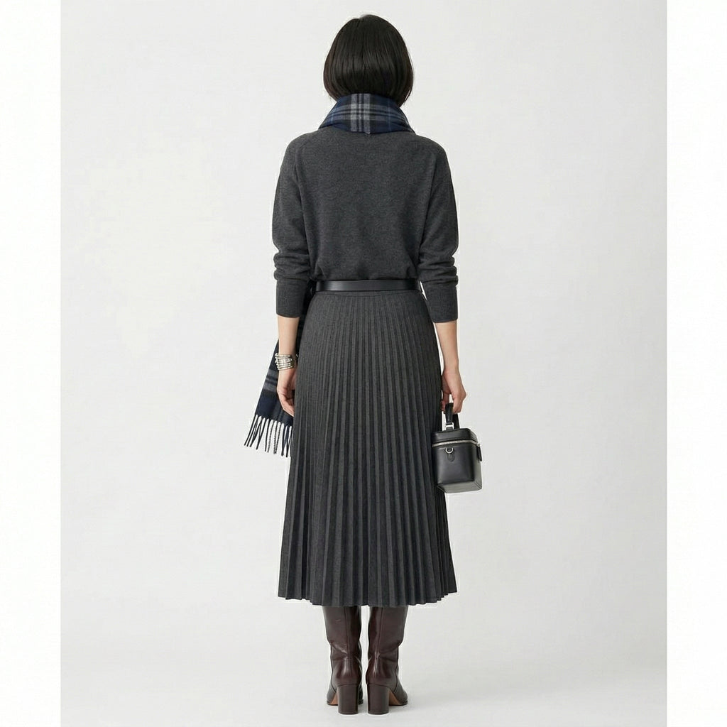 Megztinis su Plisuotu Sijonu