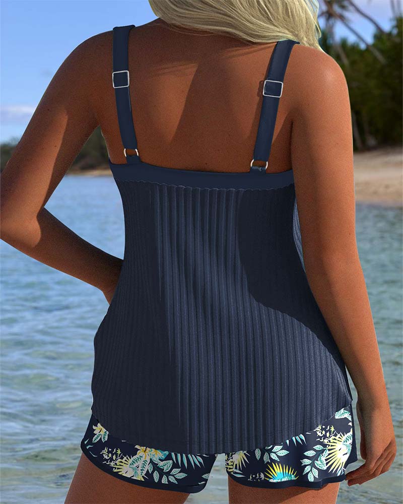 Juostuotas Tankinis su Bikini Apatine Dalimi
