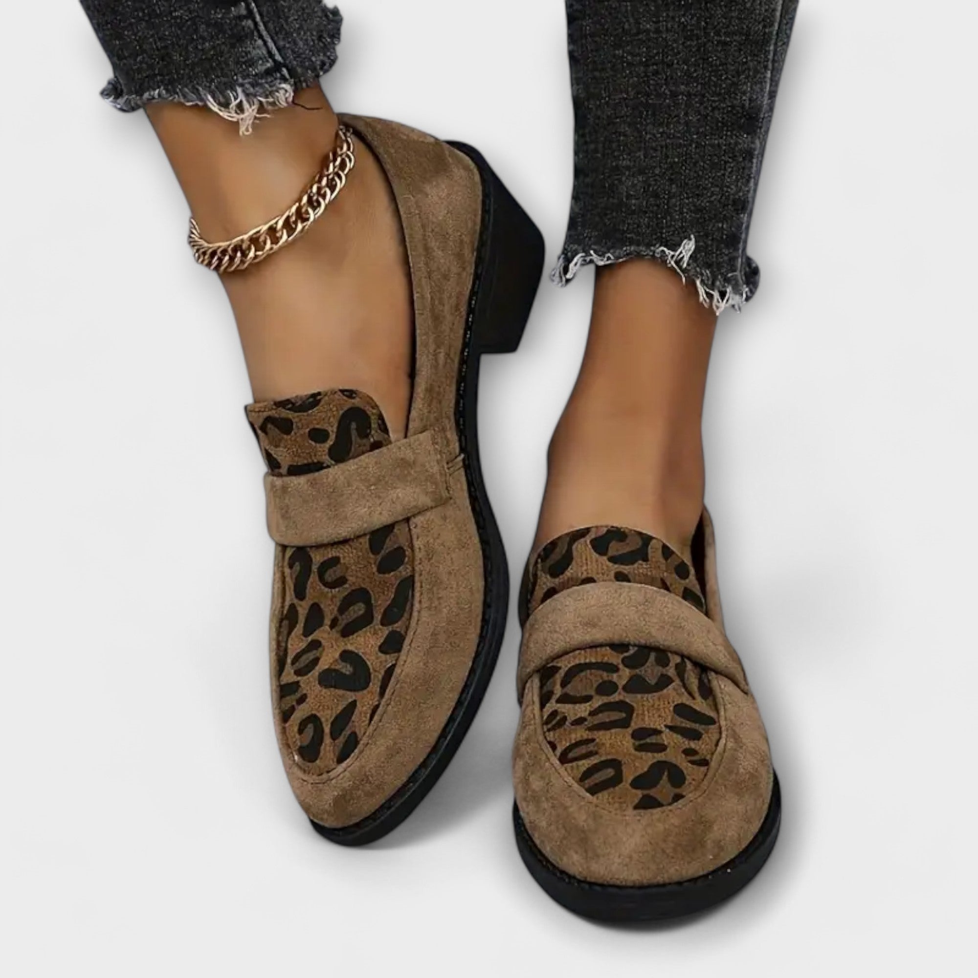 Elegantiški moteriški bateliai su leopardų motyvu