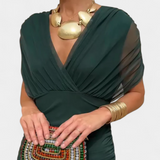 Elegantiška suknelė su V formos dekoltė